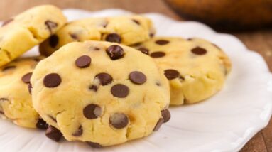 Keto No-bake Chocolate Chip Cookies - Keto Recipes | Custom Keto Diet